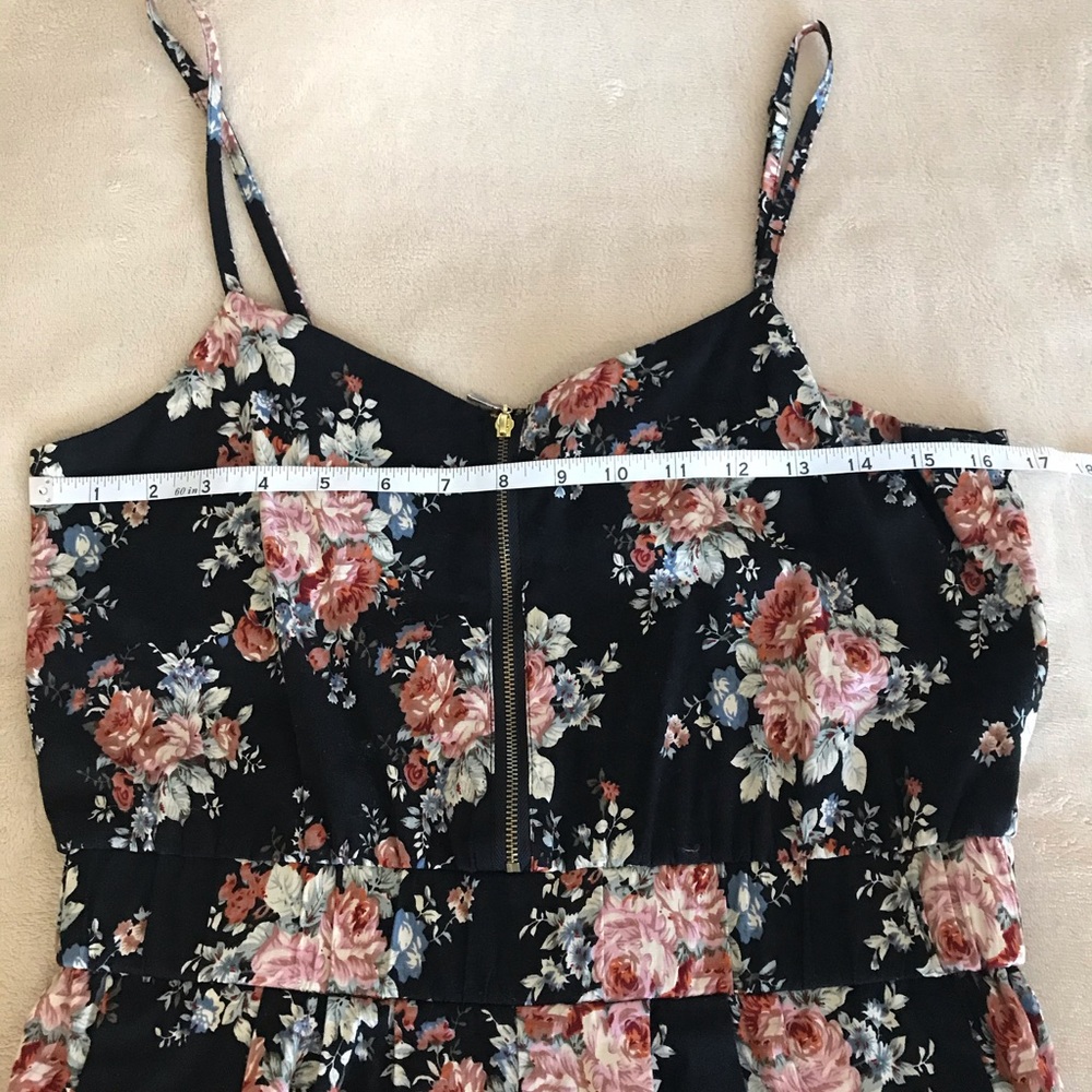Lucca Couture Short Floral Romper - Size M - Picture 7 of 11